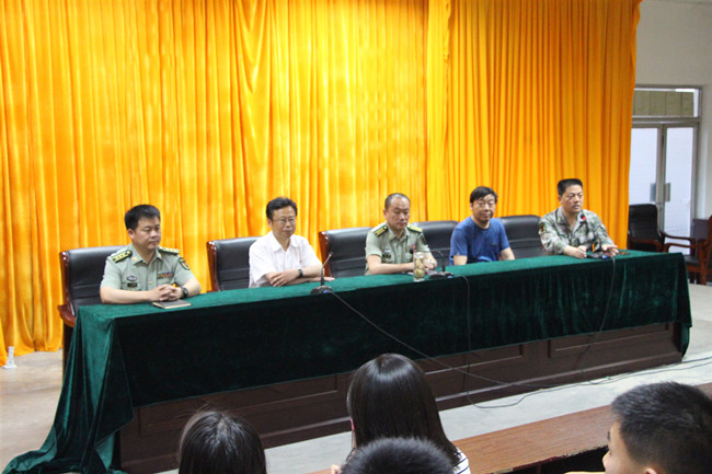 5cf07e0524837.jpg 5cf07e0524837.jpg