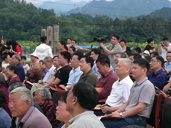 5b1e4c1b61ffb.jpg 5b1e4c1b61ffb.jpg