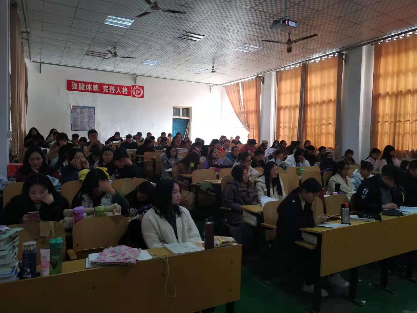 5bffe932dc289.jpg 5bffe932dc289.jpg