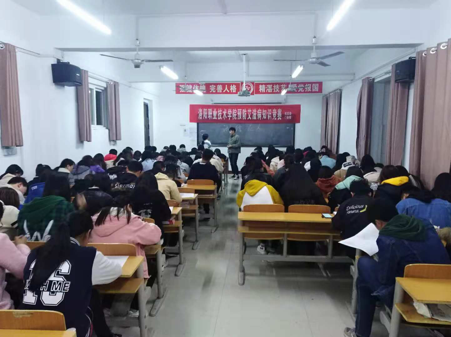 5bed5ce06802f.png 5bed5ce06802f.png